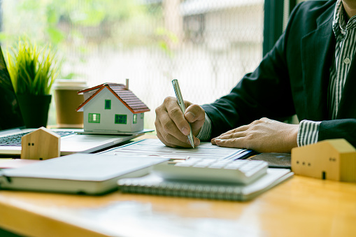 Agent immobilier : comment en devenir un professionnel ?